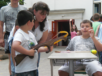 2010_schulfest_05_ap#206C82