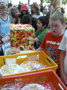 2010_schulfest_13_schmecken