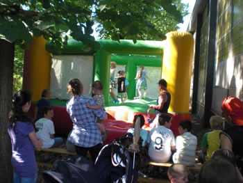 2010_schulfest_35_huepfburg
